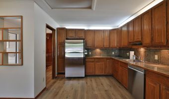 519 E Cooke Rd, Columbus, OH 43214