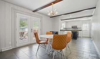 1917 Bentley Pl, Charlotte, NC 28205