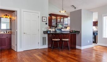 3976 Post Rd, Warwick, RI 02886