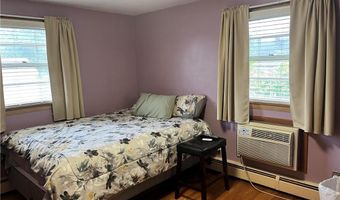 2 Cobble Hill Rd, Lincoln, RI 02865