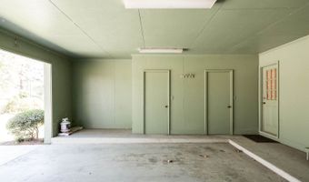 220 Lakeshore Dr, Alma, GA 31510