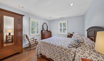 39 Green Hill Ln, Cheshire, CT 06410
