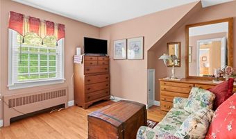 110 Hopkins Ave, Johnston, RI 02919