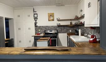 69 E 8th Ave, Bay Springs, MS 39422