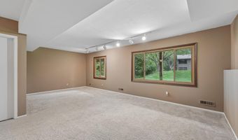 1386 Arden View Dr, Arden Hills, MN 55112