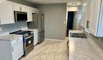 30 W Marietta Pl, Alton, IL 62002