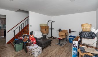 9 Campagna Dr, Albany, NY 12205