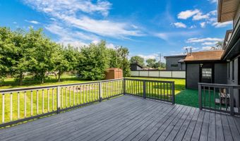 4 N327 7th Ave, Addison, IL 60101