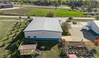 13335 Circle Dr, Anamosa, IA 52205