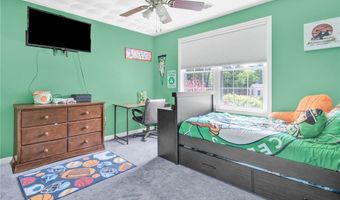 5 WEYMOUTH Ln, Coventry, RI 02816