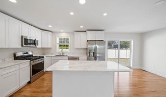7 Betsey Williams Dr, Warwick, RI 02889