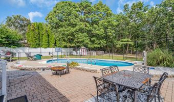 46 Ravenwood Blvd, Barnegat, NJ 08005