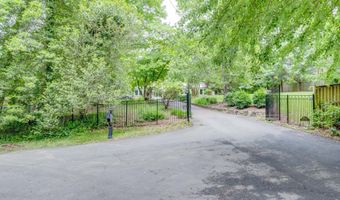 8604 TOBIN Rd, Annandale, VA 22003