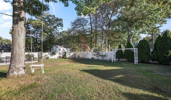 126 Manhattan Ave, Bayville, NJ 08721