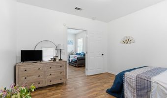 520 Bookter St, Bay St. Louis, MS 39520