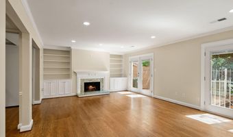 2345 S ROLFE St S, Arlington, VA 22202