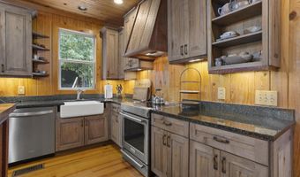 774 Davis Rd, Benton, MS 39039
