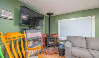240 Middle Rd, Augusta, ME 04330