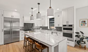 1185 NW Singleton Pl, Bend, OR 97703