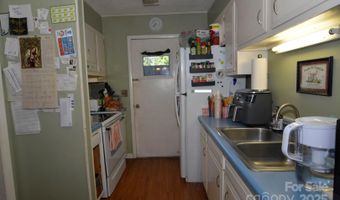 141 Colony Dr, Arden, NC 28704