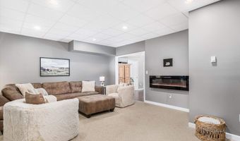 11 Mcafee Farm Rd, Bedford, NH 03110