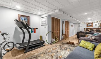 35 Kent Ave, Bridgeport, CT 06610