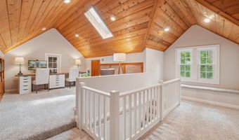 1805 ARMY NAVY Dr, Arlington, VA 22202