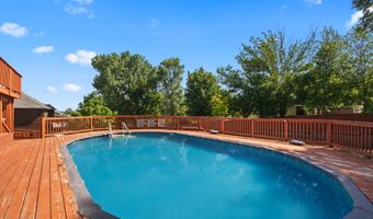 923 S 10th St, Adel, IA 50003