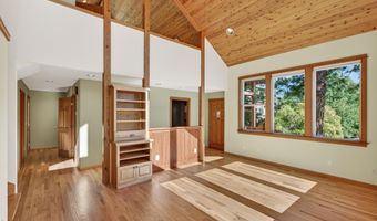 307 Hillcrest St, Ashland, OR 97520