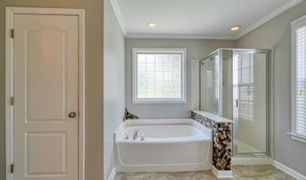 831 Vandenburg Dr, Boiling Springs, SC 29316