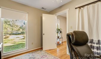 226 Wildflower Rd, Asheville, NC 28804