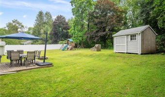 96 Dexter Rd, Scituate, RI 02857