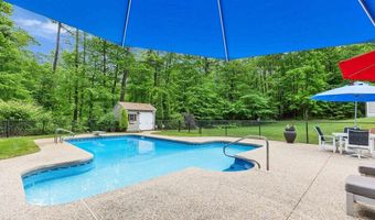 54 Pasture Rd, Auburn, NH 03032