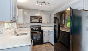 12 Twin Leaf Trl, Narragansett, RI 02874