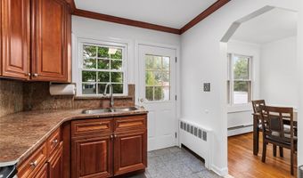 14 Evans Ave, Albertson, NY 11507