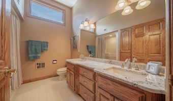 631 E MEADOW GROVE Blvd, Appleton, WI 54915