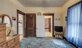 905 East Ave, Baxter Springs, KS 66713