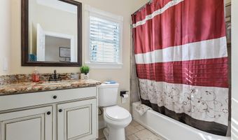 2013 Pointe Clear Dr, Biloxi, MS 39531