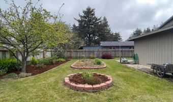 1105 1ST St, Bandon, OR 97411