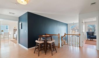 8 Jibsail Dr, Bayville, NJ 08721