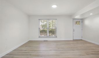 1210 Dorne Dr, Ballwin, MO 63021