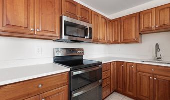4300 ROBERTS Ave, Annandale, VA 22003