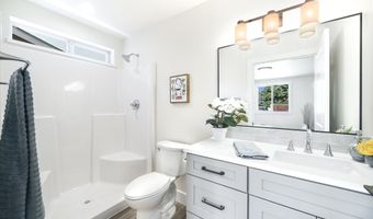 12270 Meadowlawn Dr, Oregon City, OR 97045