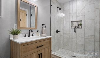 549 Clubhouse Dr, Banner Elk, NC 28604