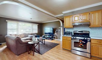 3336 N Betty Dr, Arlington Heights, IL 60004
