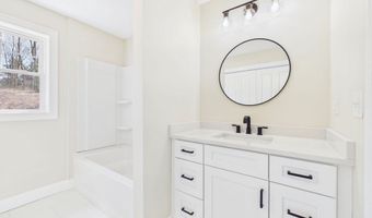 2 Bc Ln, Berkley, MA 02779