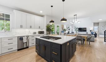 705 N ASHTON St, Alexandria, VA 22312