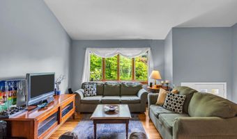 26 Allen Dr, Allentown, NJ 08501