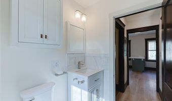 65 Burton St 3, Bristol, RI 02809