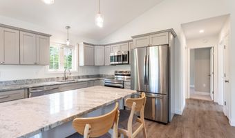 1 Estes Dr, Standish, ME 04085